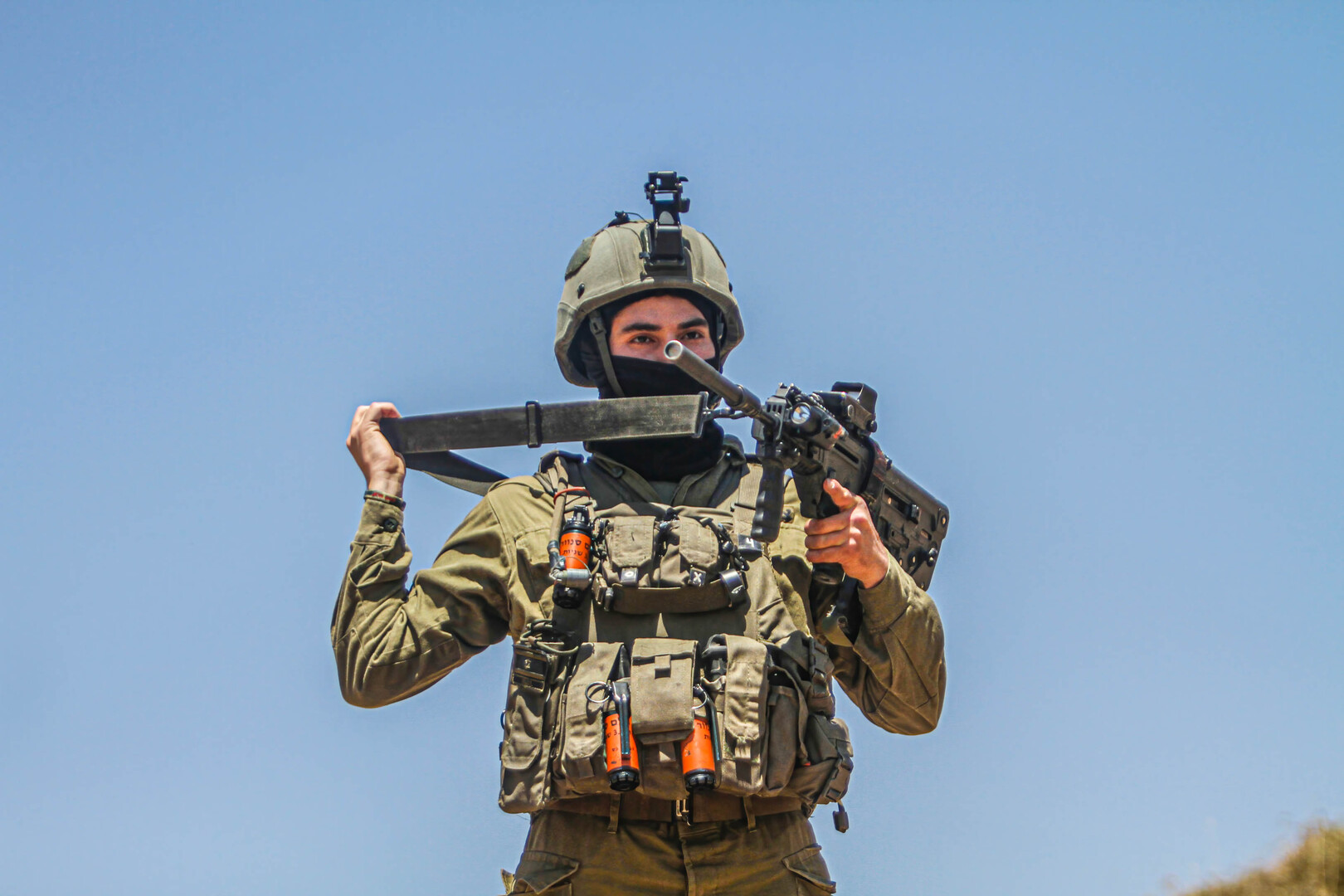 “بعد عقدين من عمله في الظل”.. قائد وحدة استخباراتية عسكرية إسرائيلية يفضح نفسه “بعد عقدين من عمله في الظل”.. قائد وحدة استخباراتية عسكرية إسرائيلية يفضح نفسه