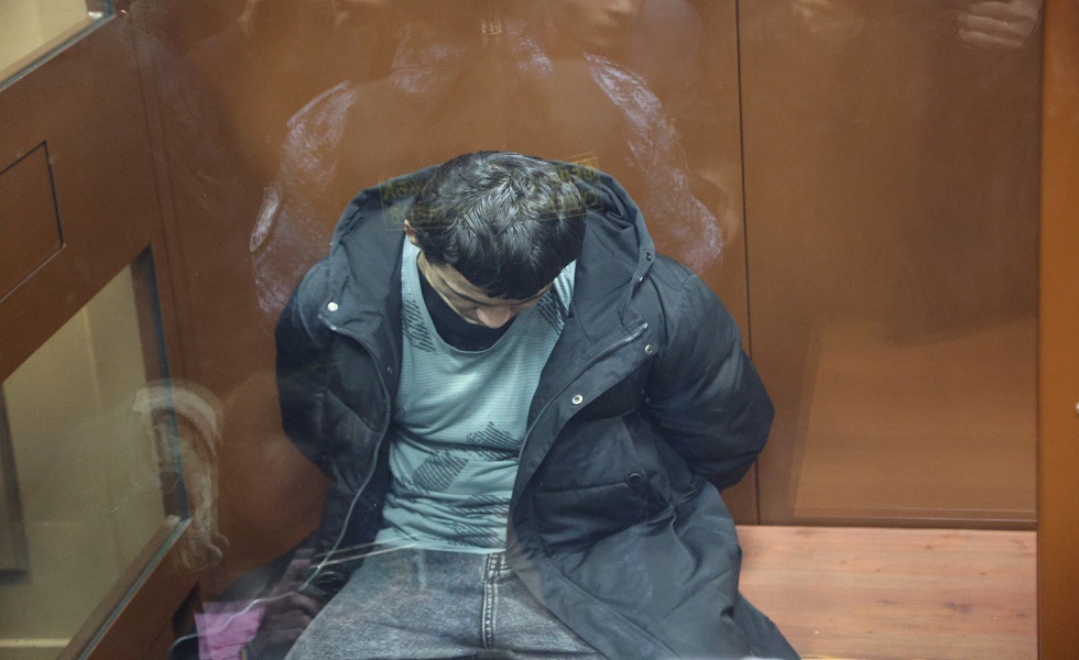 أحد الإرهابيين الموقوفين بعد تنفيذهم هجوم كروكوس الإرهابي في ضواحي موسكو.