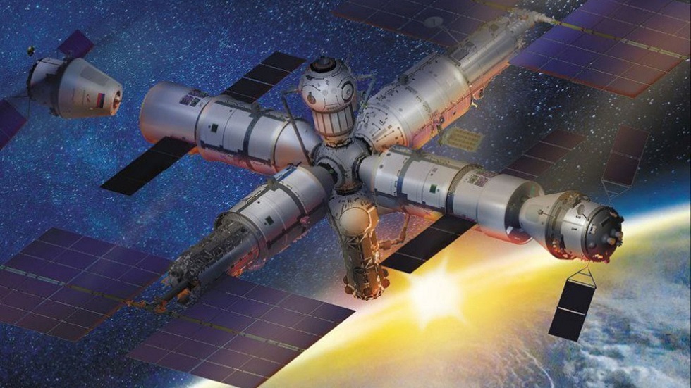 جامعة موسكو الحكومية تقترح وضع نظام لإجلاء طاقم محطة الفضاء الروسية بسبب توهجات على الشمس
