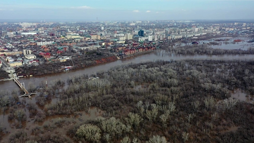 بوتين يشدد على ضرورة تقليل المخاطر والتغلب على آثار الفيضانات في المناطق المتضررة