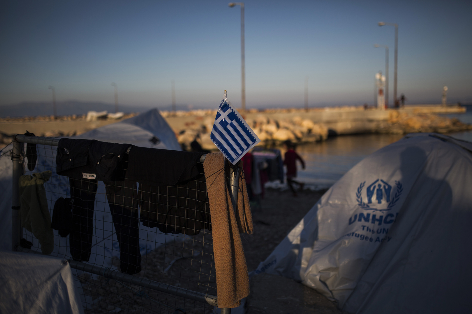 مصرع 3 شقيقات صغيرات إثر غرق مركب للمهاجرين قرب جزيرة خيوس اليونانية