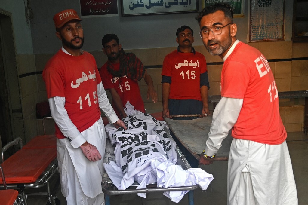 باكستان: مقتل 17 حاجّا وإصابة 41 آخرين في حادث انقلاب شاحنة