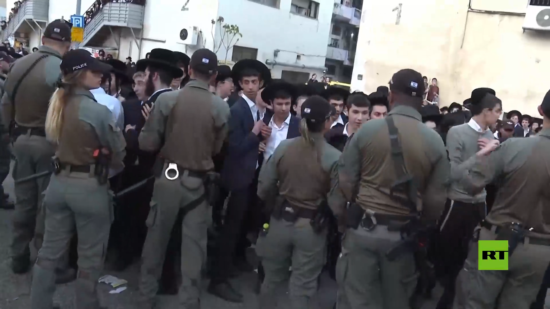 اشتباكات عنيفة بين الشرطة الإسرائيلية ويهود متشددين يحتجون على التجنيد في الجيش
