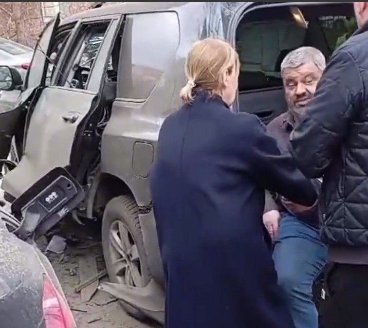 إصابة ضابط استخبارات أوكراني سابق بتفجير استهدف سيارته في موسكو (فيديو+صور)