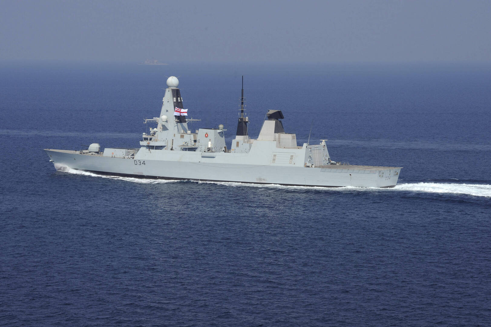 صحيفة: السفن البريطانية لن تشارك في عمليات الأسطول الأمريكي قرب سواحل إسرائيل