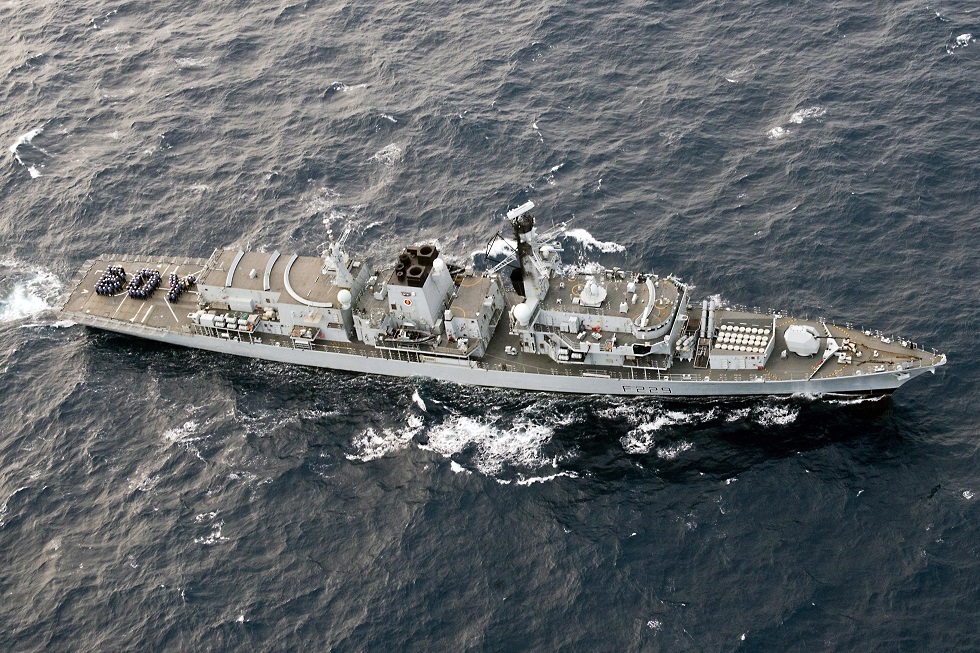 الأسطول البريطاني يصادر 3.7 طن من المخدرات في المحيط الهندي