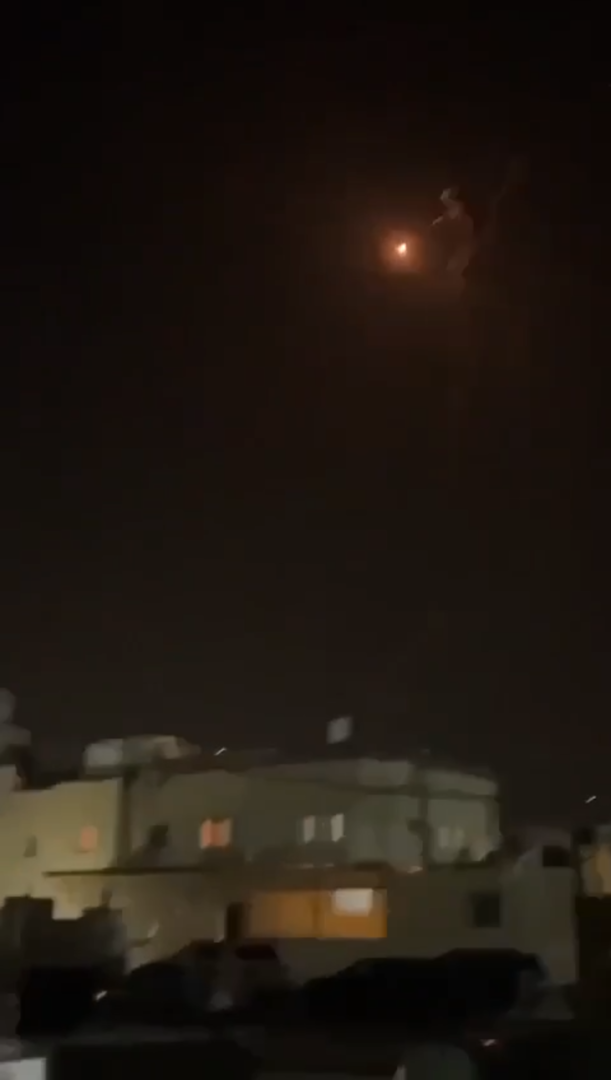 شاهد تفعيل أنظمة الدفاع الجوي في محافظة أصفهان الإيرانية