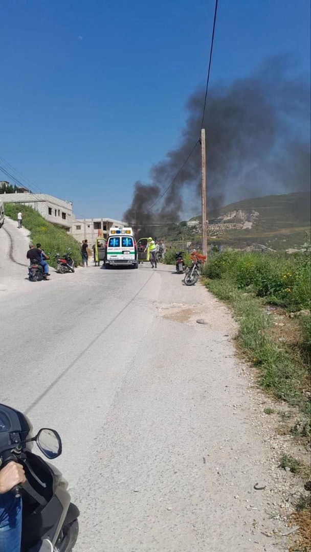 مسيرة إسرائيلية تستهدف سيارة في بلدة عين بعال جنوبي لبنان وأنباء عن سقوط ضحايا (فيديو)