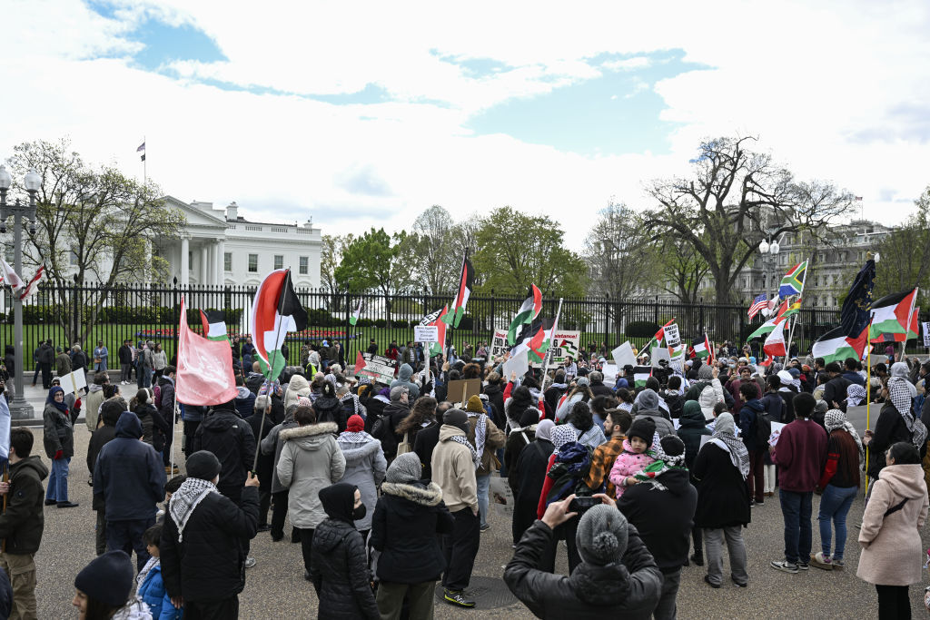مظاهرة مؤيدة لفلسطين أمام البيت الأبيض، صورة تعبيرية.