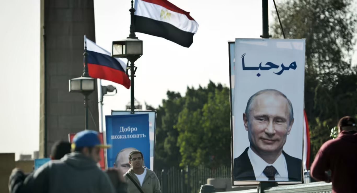 مصر.. سر صورة الرئيس بوتين على محل الفضيات وسط القاهرة (فيديو)