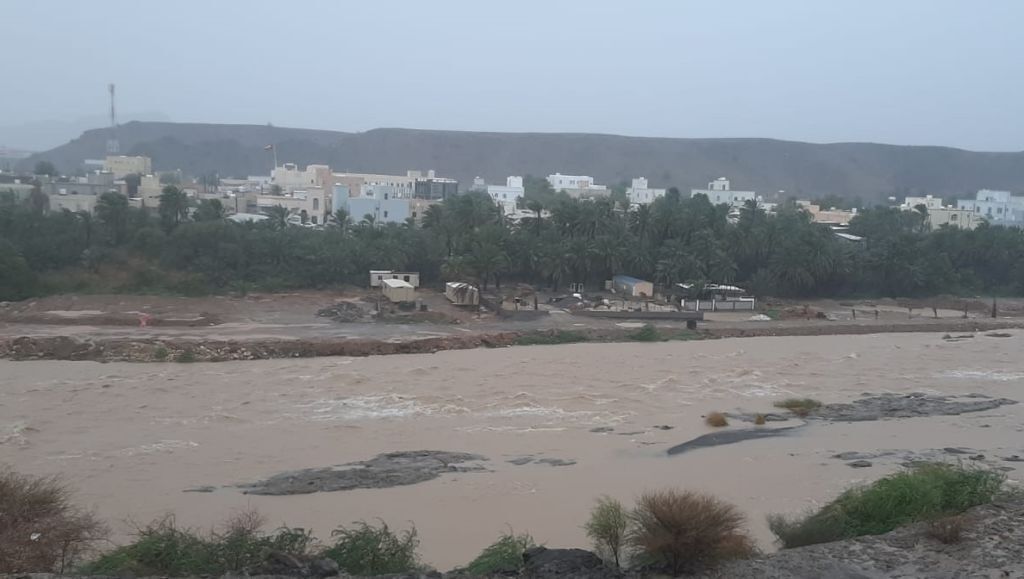 سلطنة عمان.. ارتفاع عدد وفيات المنخفض الجوي إلى 21 بينهم 12 طفلا
