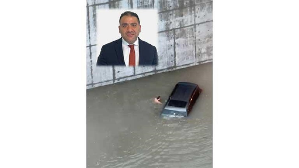 فيديو لمسؤول مصري في بنك ينقذ عائلة إماراتية من الغرق ومصر تكرمه