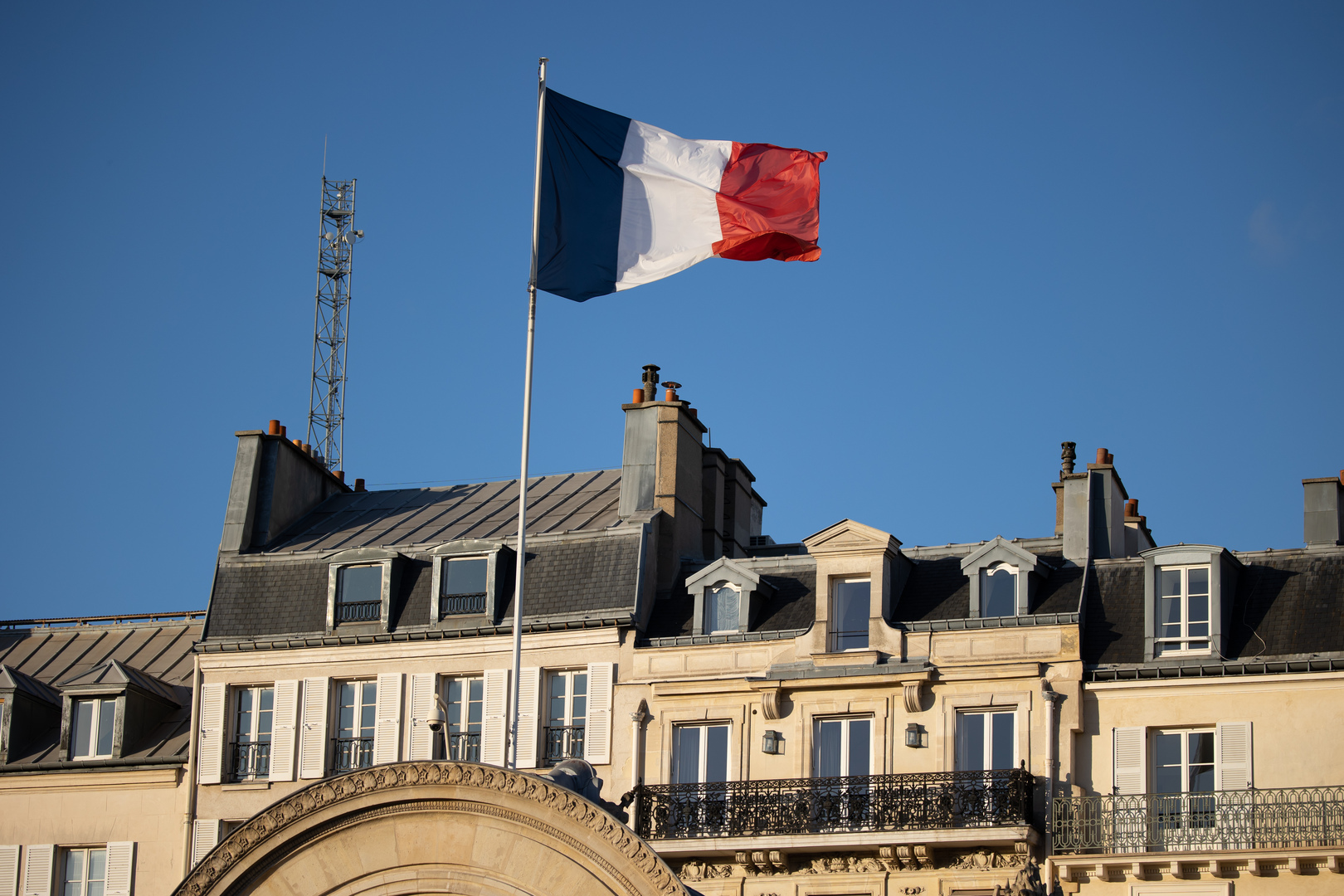باريس تعلق على طرد بوركينا فاسو لـ3 دبلوماسيين فرنسيين