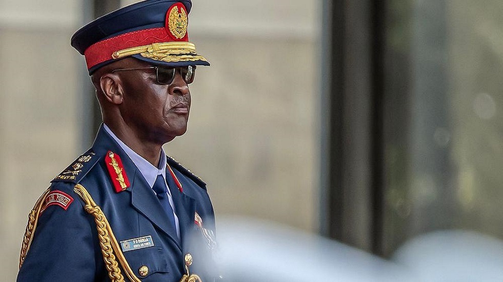 مصرع قائد الجيش الكيني وتسعة ضباط كبار في تحطم مروحية غرب البلاد