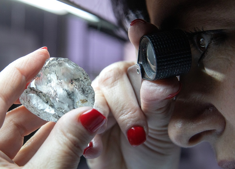 بعد انقطاع دام ثلاثة أشهر بلجيكا تستأنف استيراد الماس من روسيا