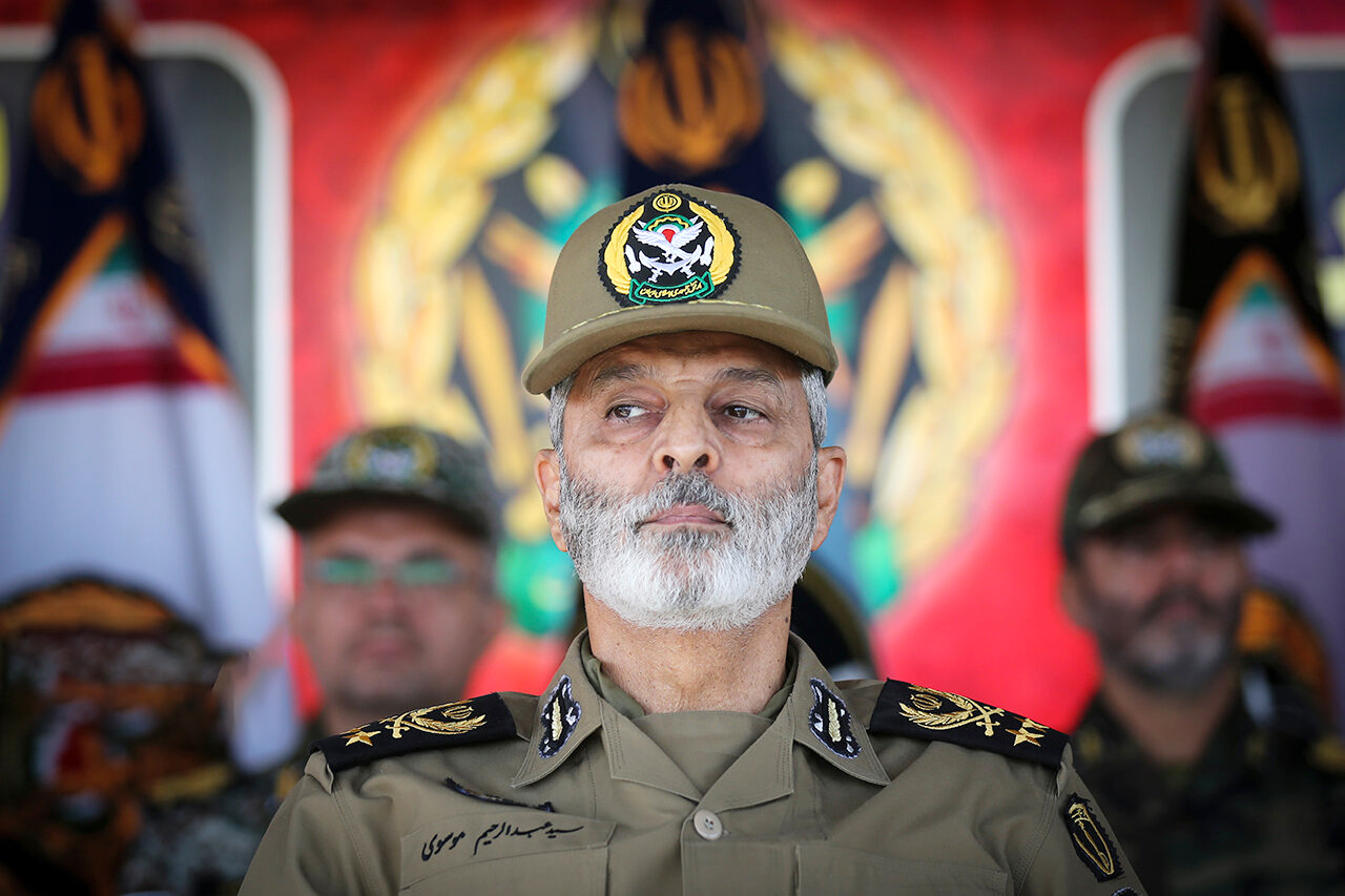 قائد الجيش الإيراني