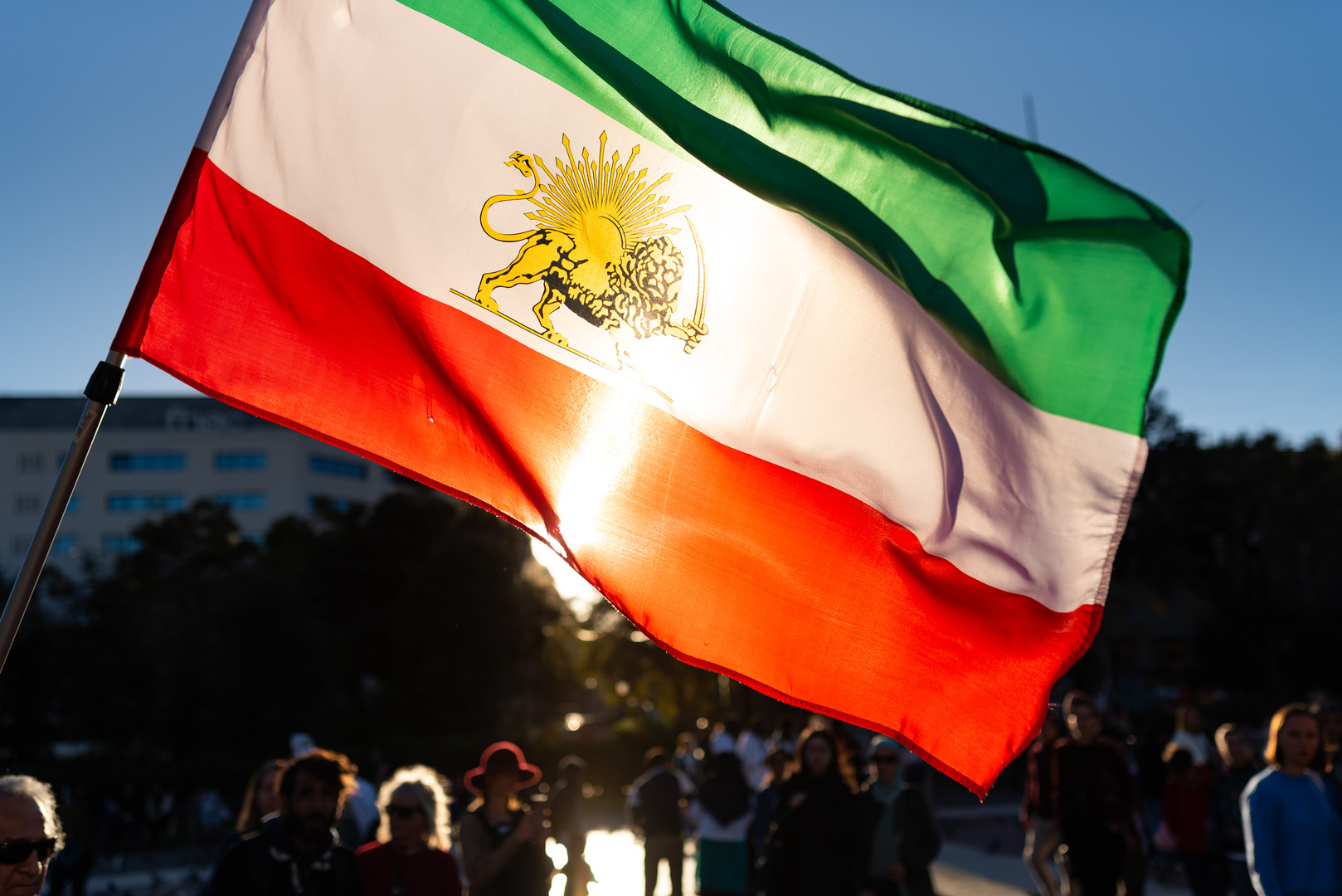 السفارة الروسية تصدر بيانا حول الوضع في إيران