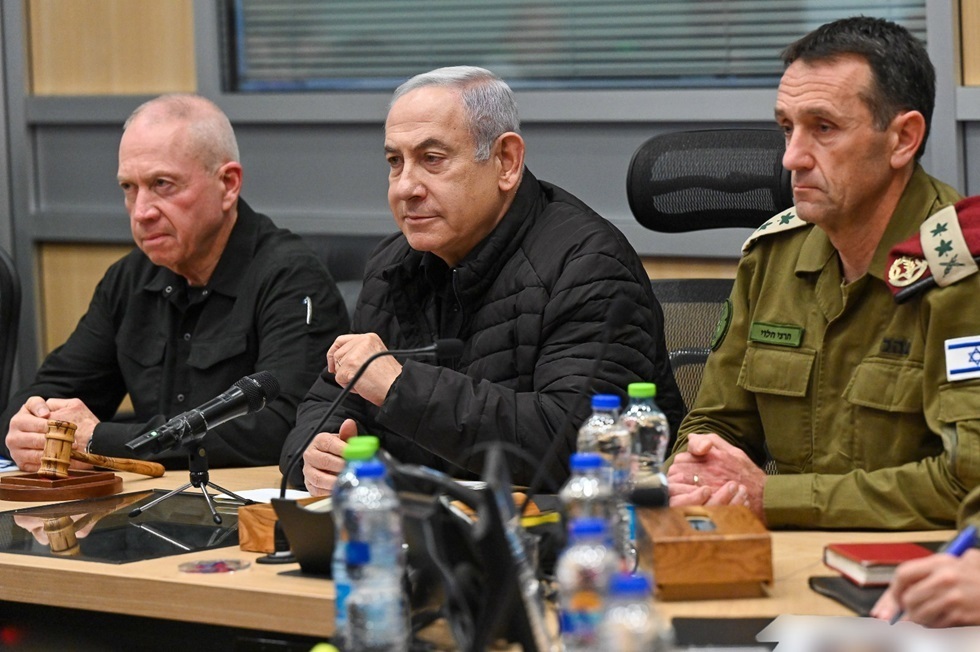 رئيس أركان الجيش الإسرائيلي ورئيس الوزارء نتنياهو ووزير الدفاع غالانت