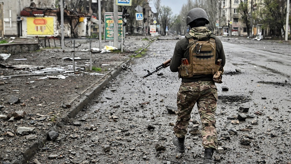 دونيتسك: القوات المسلحة الأوكرانية تغادر قرية أوشيريتينو في مجموعات صغيرة
