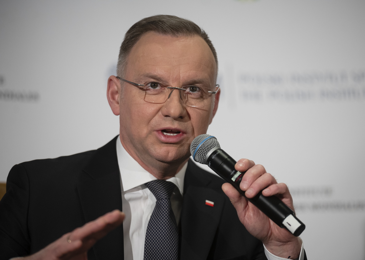 الرئيس البولندي يعلن أن بلاده لم تتخذ بعد قرارا حول نشر أسلحة نووية