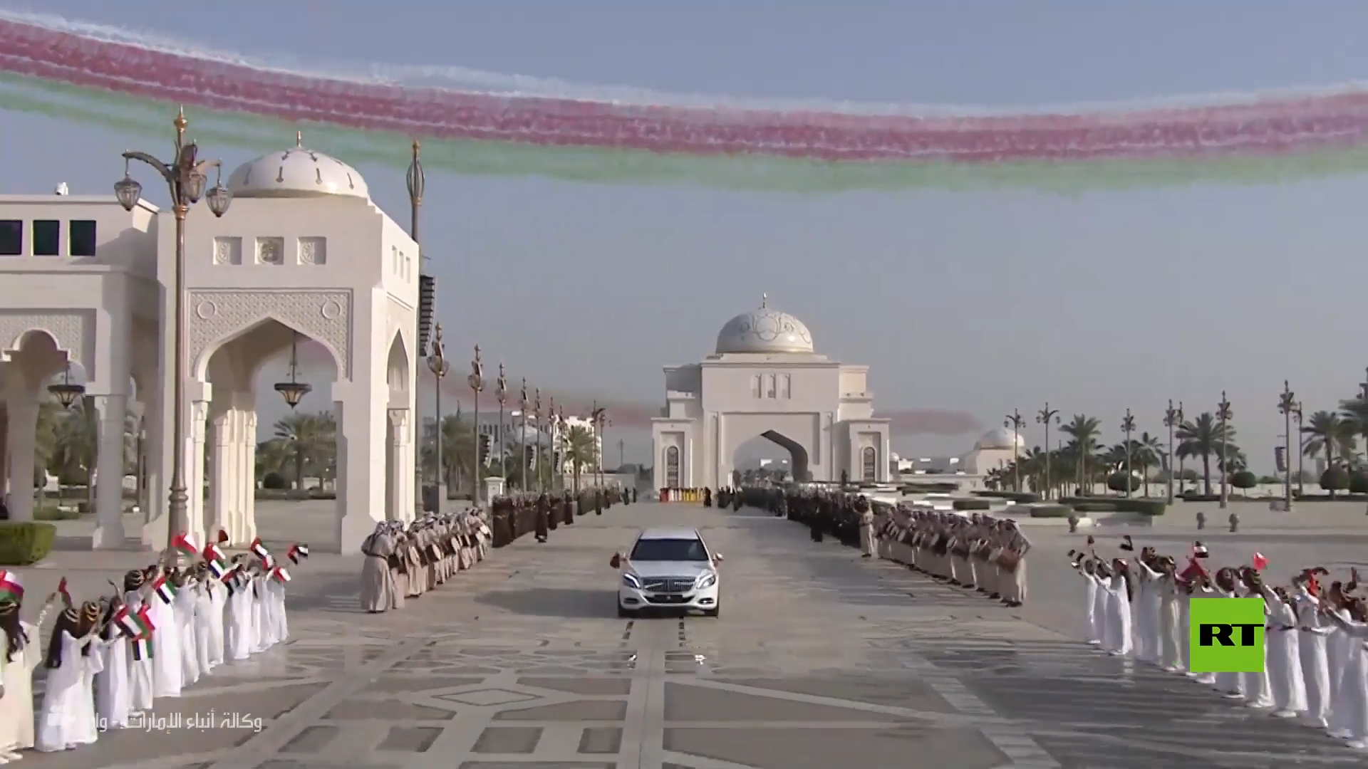رئيس الإمارات يستقبل حاكم سلطنة عمان في قصر الوطن بمراسم مهيبة