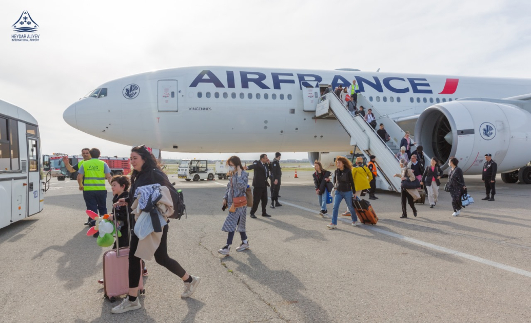 طائرة للخطوط الفرنسية تهبط اضطراريا في مطار باكو الدولي