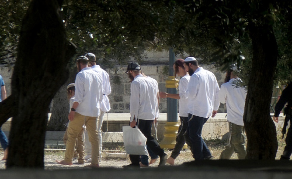 مستوطنون يقتحمون المسجد الأقصى في ثاني أيام عيد الفصح اليهودي