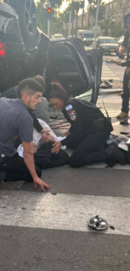 نقل الوزير الإسرائيلي المتطرف إيتمار بن غفير للمستشفى بعد تعرضه لحادث أدى لانقلاب سيارته (فيديوهات)