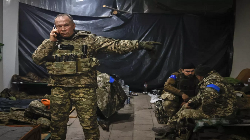 خبير بريطاني يتحدث عن غضب قائد القوات الأوكرانية عقب استسلام 9 مظليين أوكرانيين للجيش الروسي