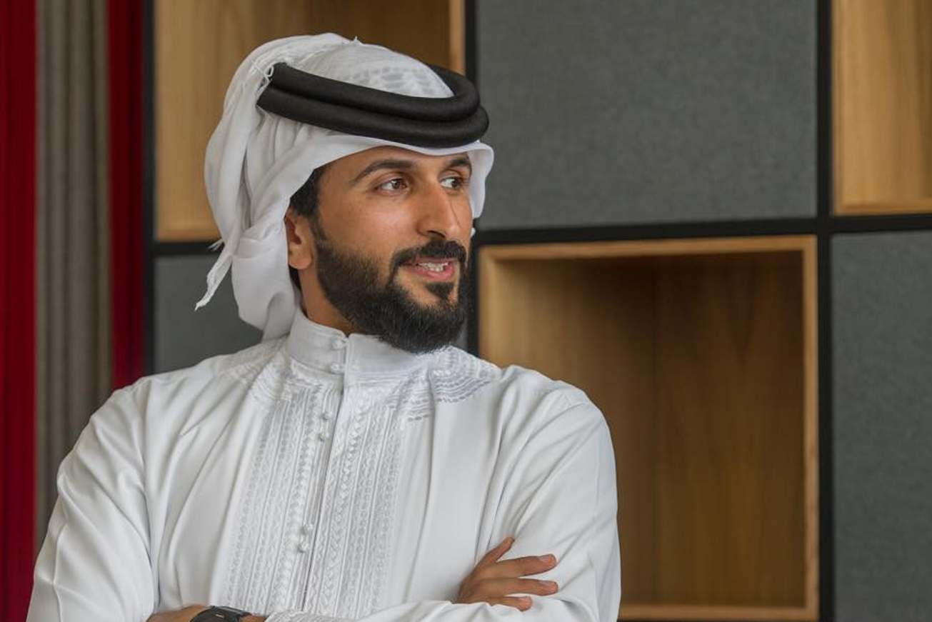 نجل ملك البحرين يثير تفاعلا بحديثه عن دراسته في كلية 