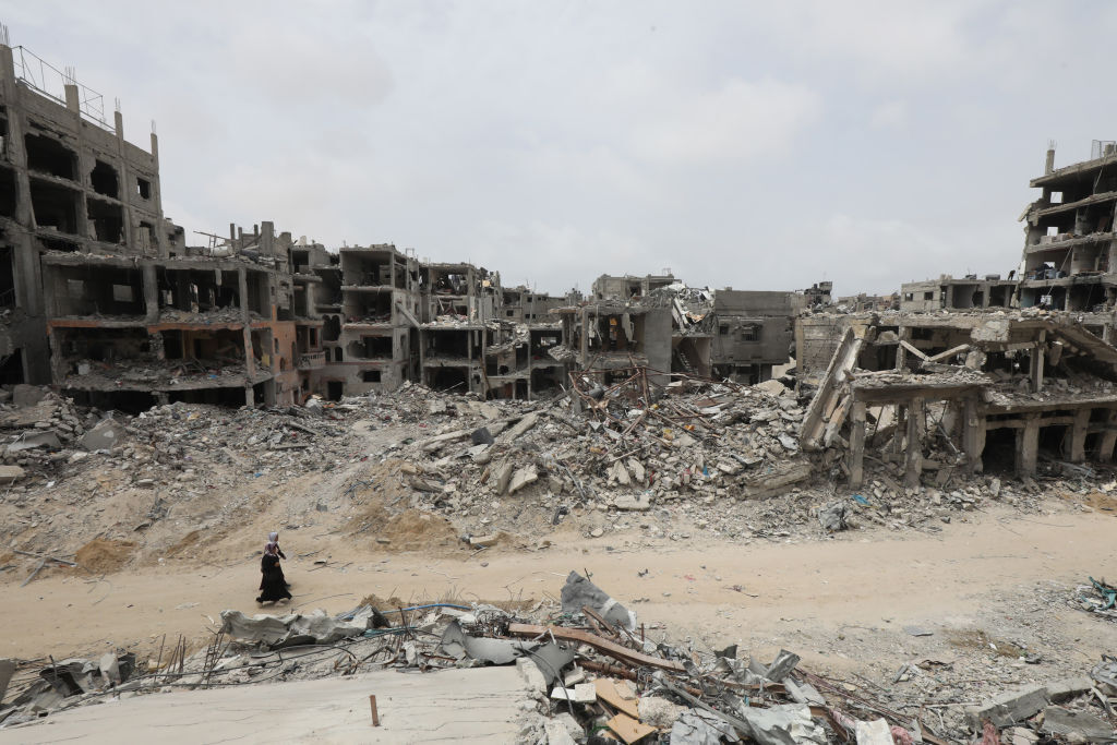 الدمار في خان يونس، قطاع غزة.