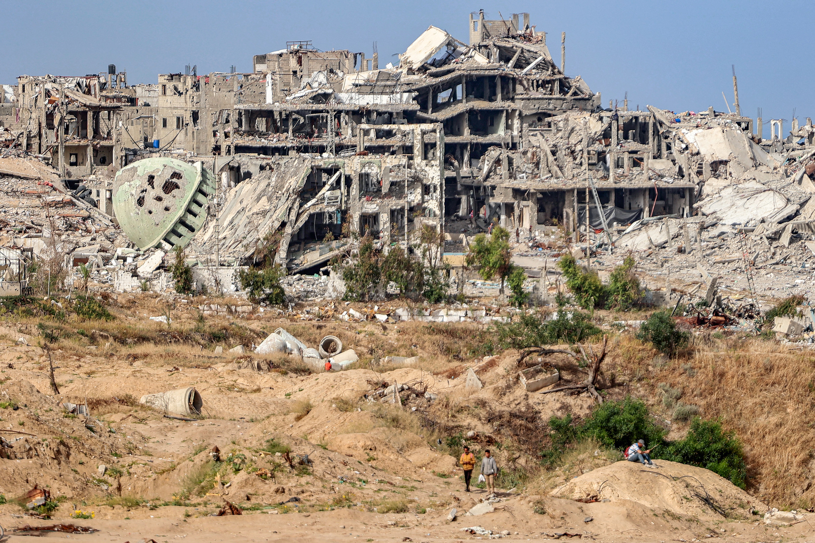 الدفاع المدني في غزة: أكثر من 10 آلاف مفقود تحت أنقاض المباني المدمرة في القطاع