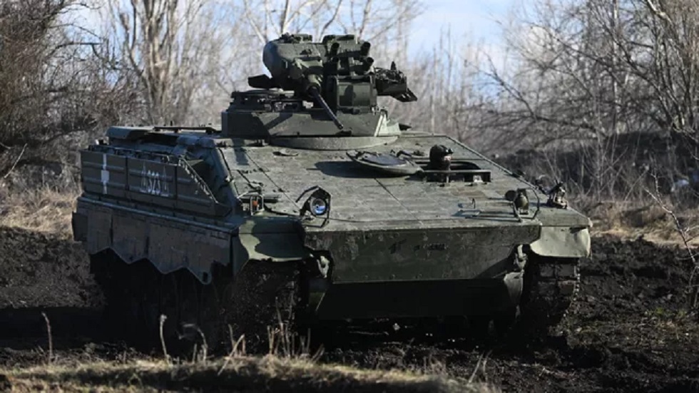 ألمانيا ترسل 10 مركبات قتالية وقذائف لدبابات 