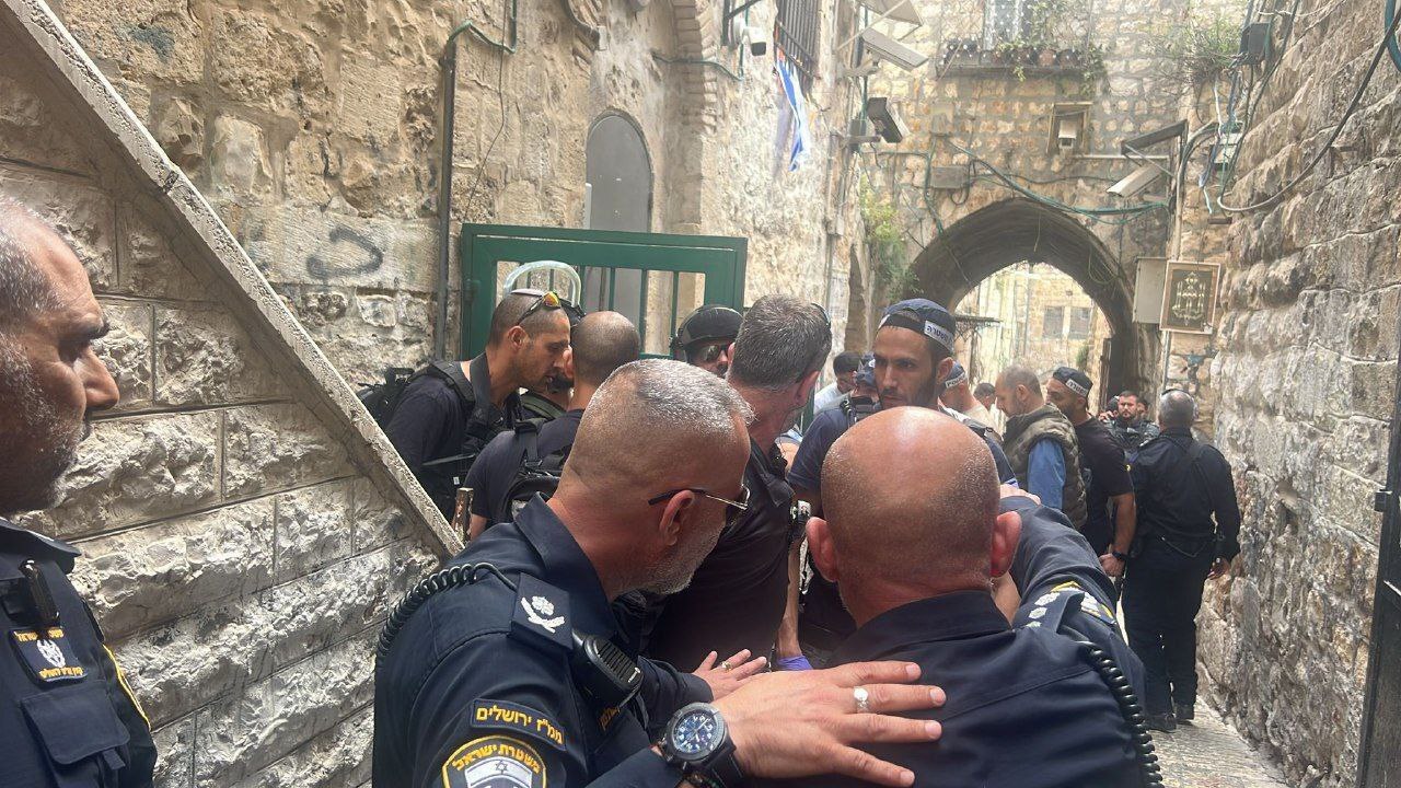 تصفية سائح تركي قام بطعن شرطي إسرائيلي في القدس (فيديو)