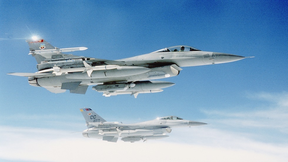 طائرات إف - 16