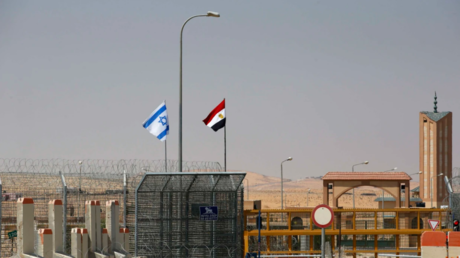 مصر تحذر من استخدام إسرائيل سلاح 