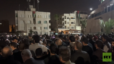 تجدد المظاهرات في محيط السفارة الإسرائيلية في العاصمة الأردنية عمان (فيديو)