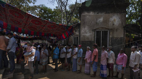 الهند تبدأ التصويت في أكبر انتخابات في العالم