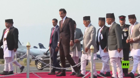 أمير قطر يصل إلى نيبال