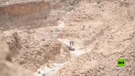 الجيش الإسرائيلي ينشر لقطات لعملية إزالة حطام صاروخ إيراني "أرض-أرض" تم اعتراضه
