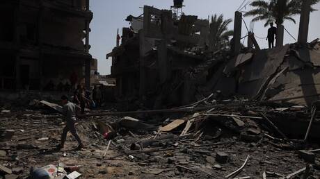 عشرات القتلى والجرحى جراء قصف الطيران الإسرائيلي لمدينة رفح