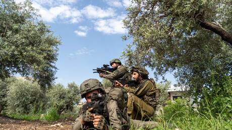 القوات الإسرائيلية تقتحم عدة مناطق في الضفة الغربية وتنفذ حملة اعتقالات (فيديو)