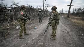 الدفاع الروسية: 9 مظليين من القوات الأوكرانية يستسلمون للجيش الروسي على محور أفدييفكا