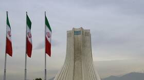 السلطات الإيرانية تنفي إغلاق المجال الجوي فوق طهران