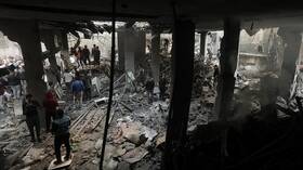 مقتل 7 فلسطينيين في غارات إسرائيلية على منزل بمخيم النصيرات وسط قطاع غزة