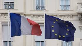 بلومبرغ: فرنسا تطلب من الاتحاد الأوروبي فرض عقوبات جديدة ضد روسيا