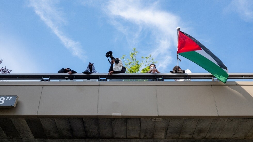 رئيسة جامعة كولومبيا تطالب الشرطة بإخلاء الحرم الجامعي من المعتصمين وحراسته (صور+فيديو)