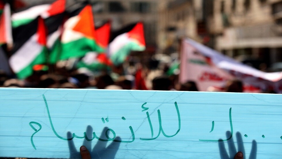 مقتل عنصر بكتيبة طولكرم برصاص الشرطة الفلسطينية والناطق الرسمي باسم الأجهزة الأمنية يصدر بيانا