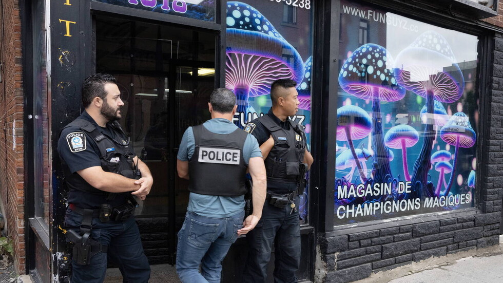 ‏ "الفوضويون" ينفذون أعمال شغب في مونتريال والشرطة تتصدى بالغاز المسيل للدموع (فيديو)