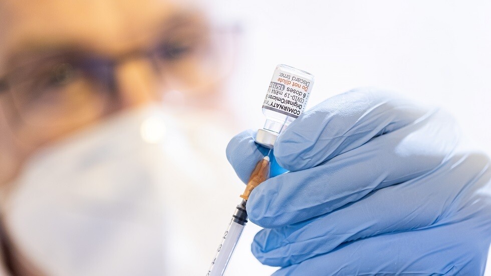 ماليزيا تطالب "أسترازينيكا" بتوضيح الآثار الجانبية للقاح كورونا